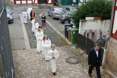 Feier der 1. Heiligen Kommunion in Sankt Crescentius (Foto: Karl-Franz Thiede)